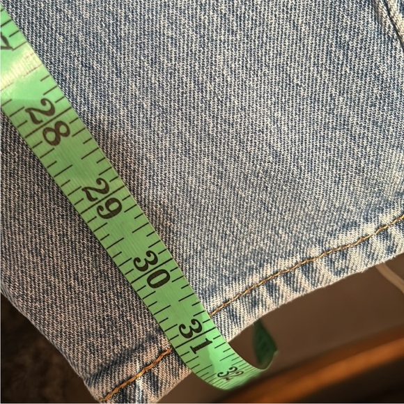 Levi’s Red Tag Light Wash Straight Leg Jeans - Picture 7 of 8